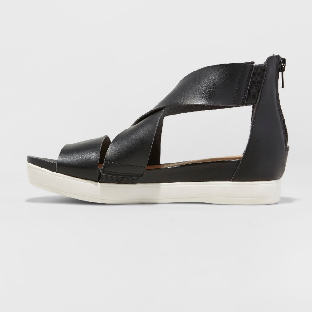 NWT Hummingbird Ankle Strap Sandals - Picture 2 of 4